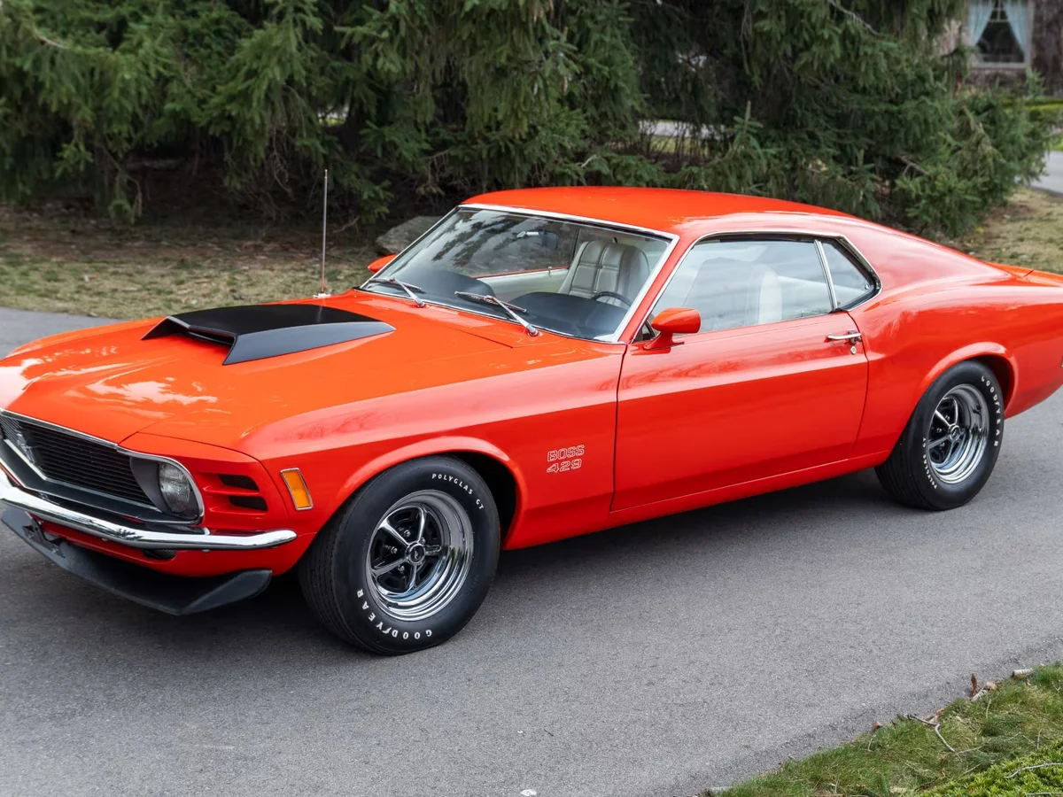 Ford Mustang Boss 429 1970 года продали на аукционе за 600 000