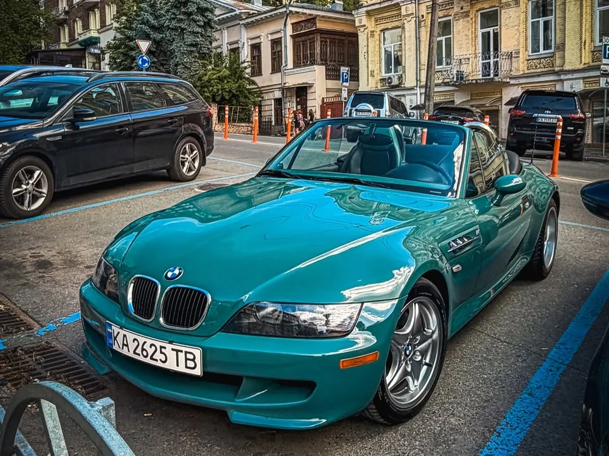 Спорткар BMW Z3 M 1998 на 320 сил помітили в Києві — фото