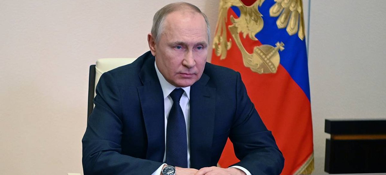 Путин в своем кабинете