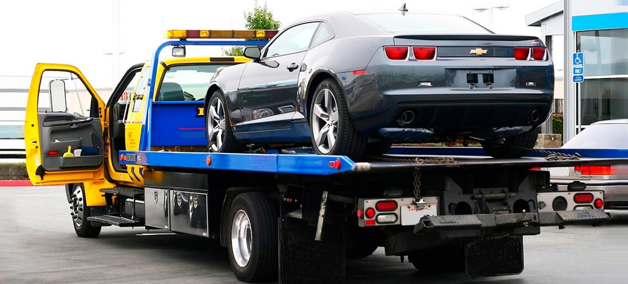 авто на евакуаторі