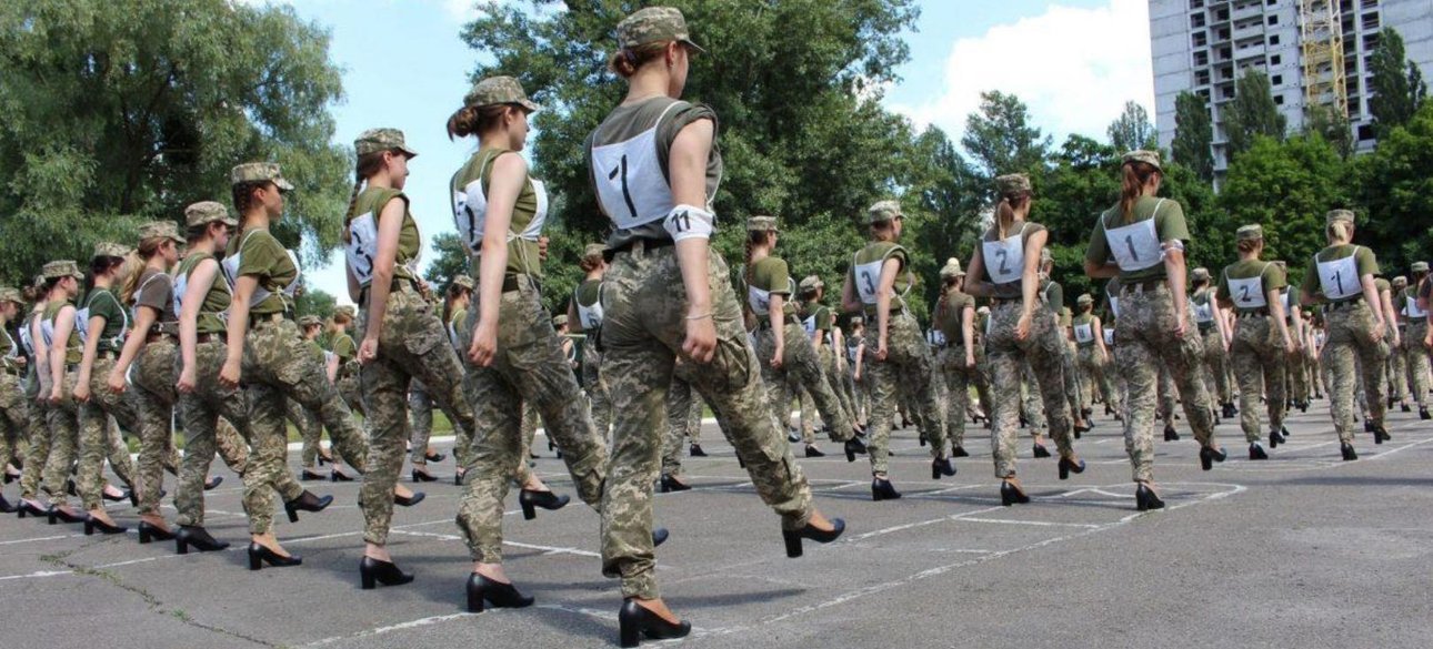 Парад закончится, министра уволят, а жизнь в Украине останется прежней.