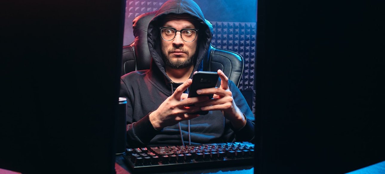 хакер, взлом базы, слив базы данных, кибербезопасность