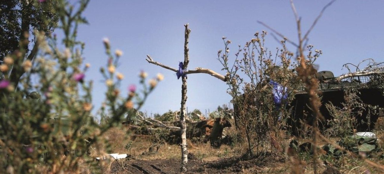 Могилы погибших в Украине российских военных "украшены" только крестами