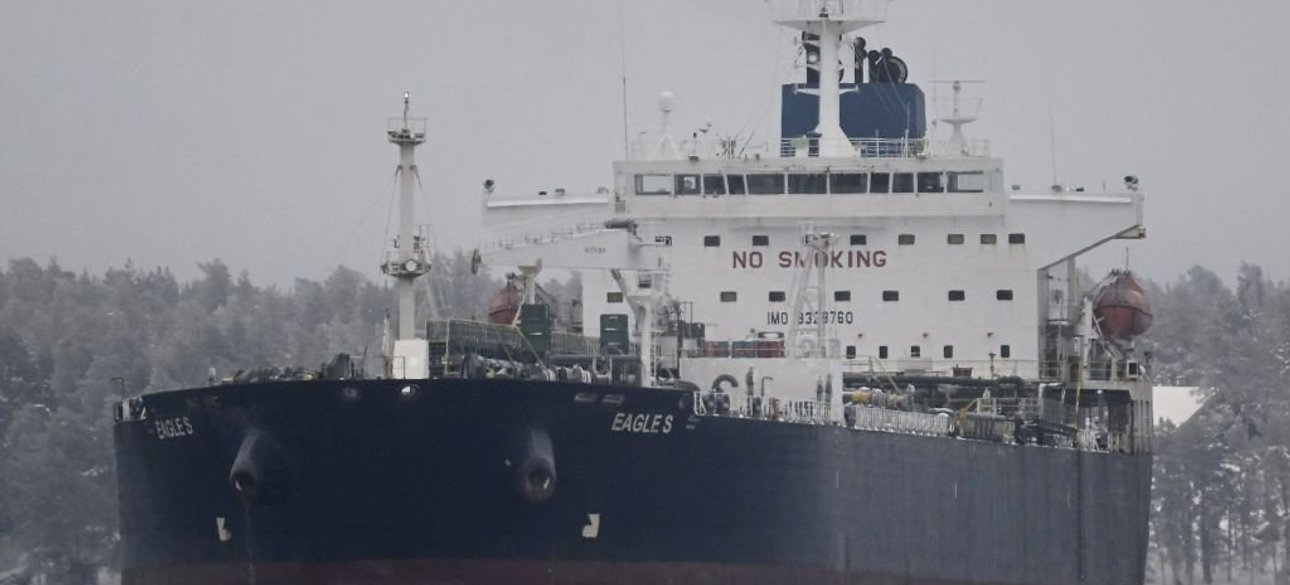 Нафтовий танкер, російська нафта, танкери з нафтою, антиросійські санкції, чому санкції не працюють, танкери в Балтійському морі, Балтійське море санкції, транспортування російської нафти