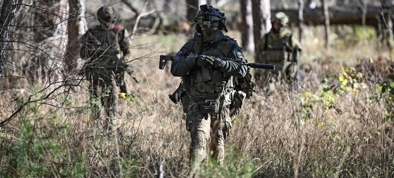 Российские солдаты продвигаются на территории Украины