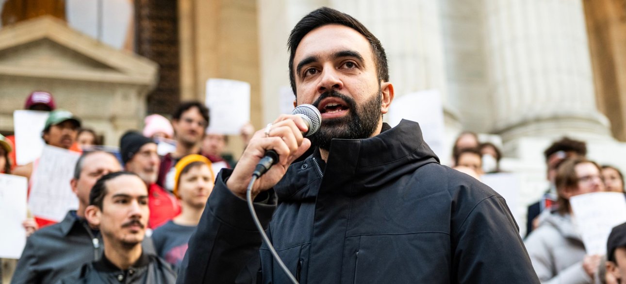 Зохран Мамдани на митинге по выборам мэра Нью-Йорка