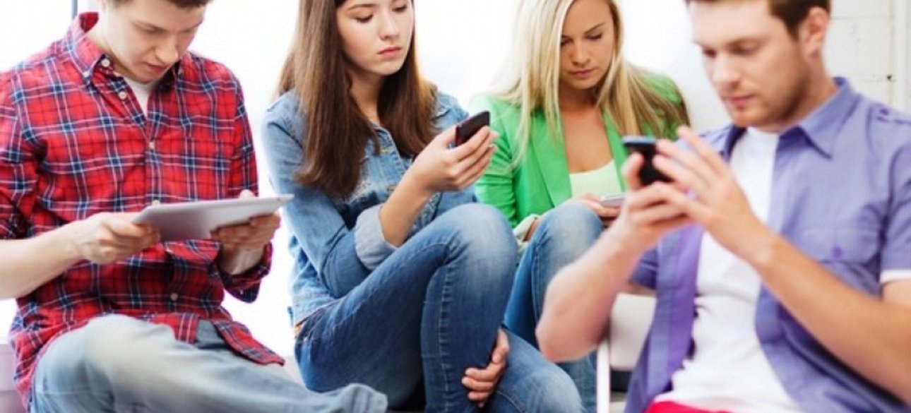 Пользователи соцсетей и мессенджеров