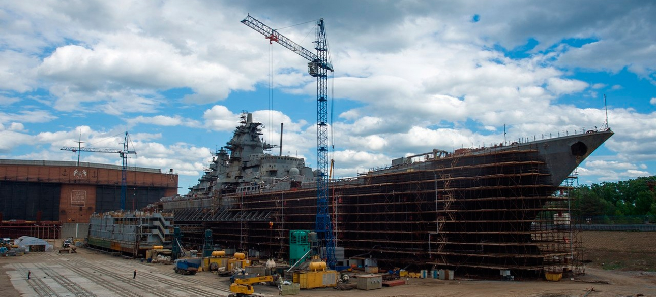 Величезні атомні крейсери, символ військово-морської могутності Росії, на очах д...