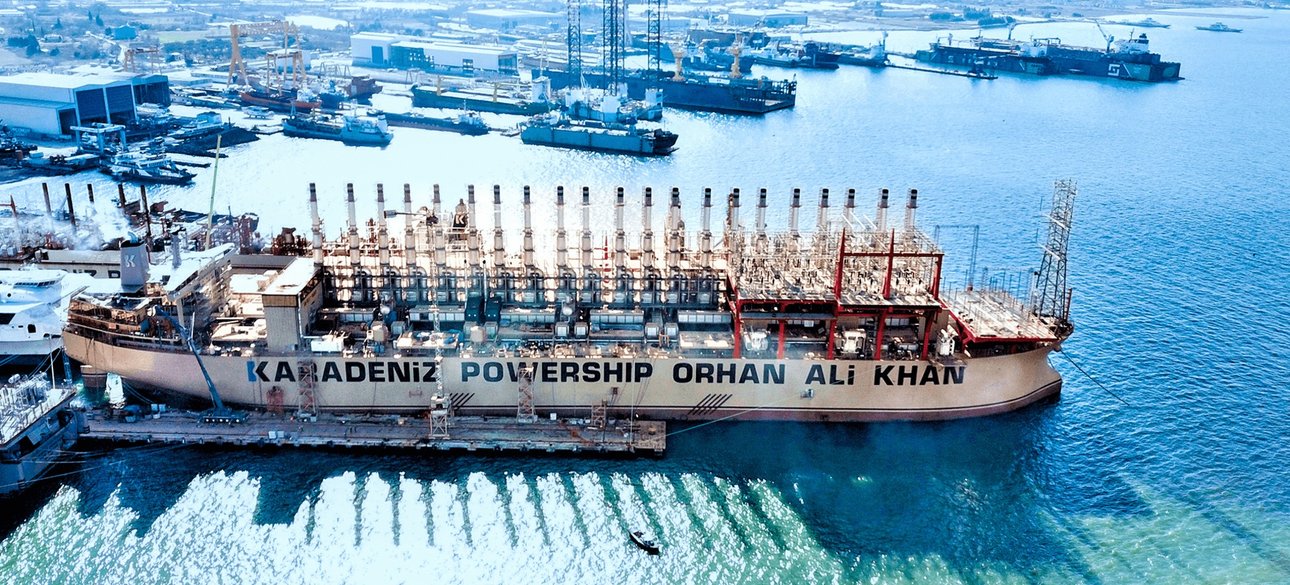 Плавуча електростанція