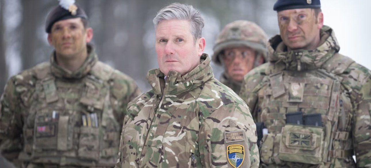 Прем'єр Великої Британії Кір Стармер у військовій формі