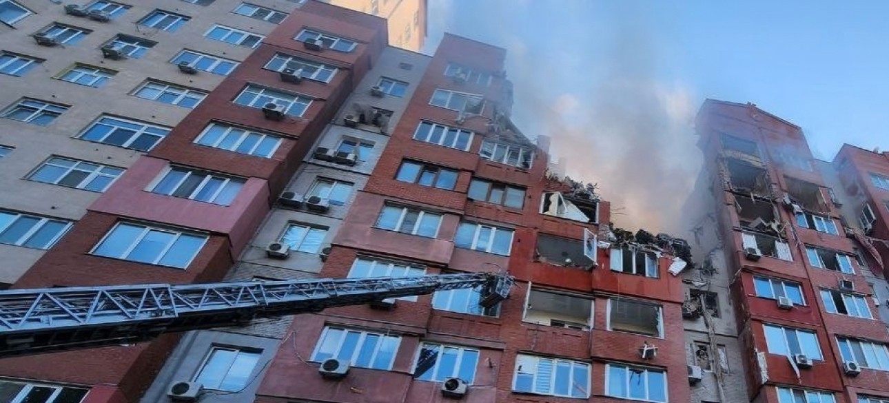Удар по многоэтажке в Днепре Днепр, война, ракетный удар