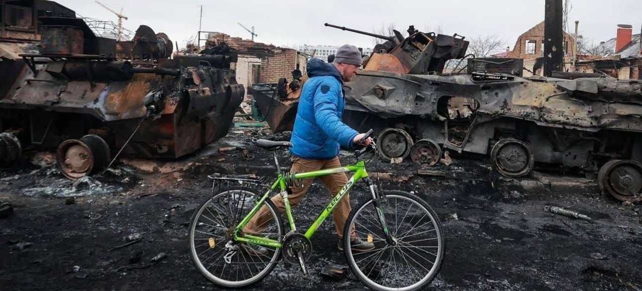 Танки, война, велосипед