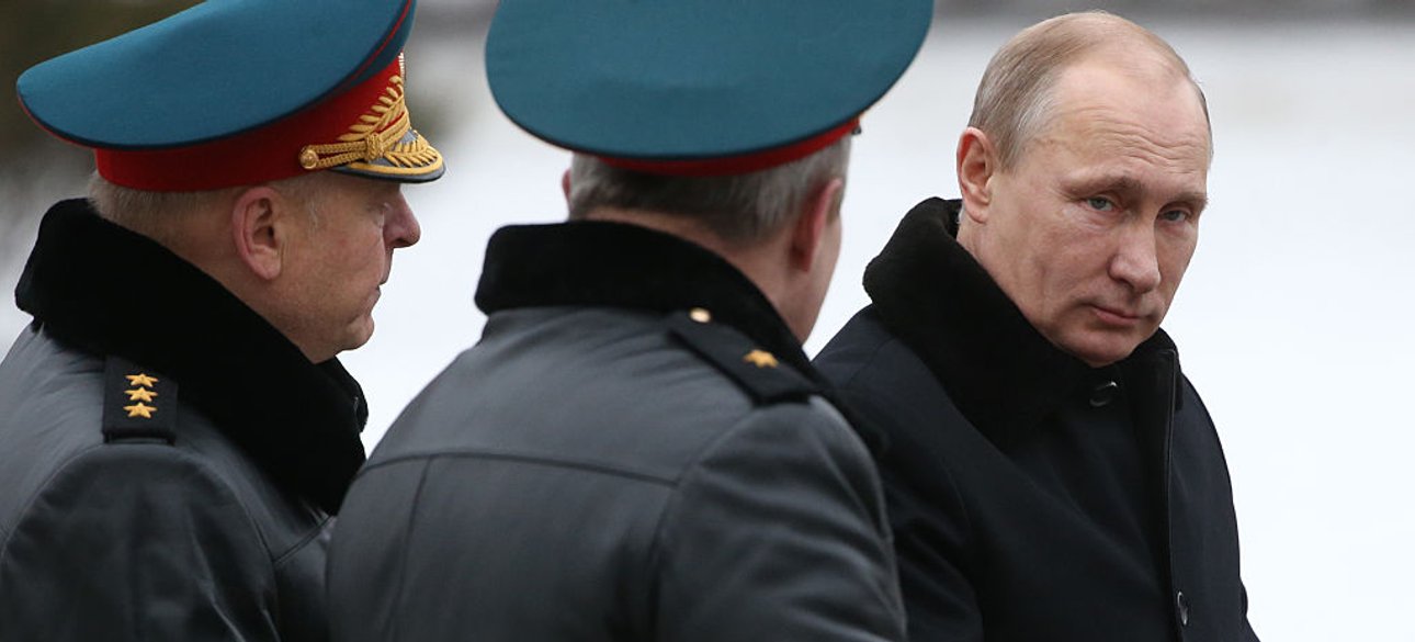Путин в компании двух генералов