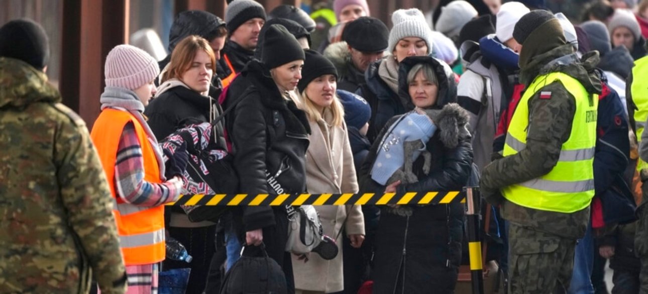 Переселенці, Біженці