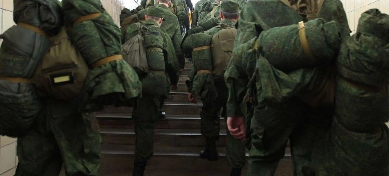 Російські солдати вирушають на фронт