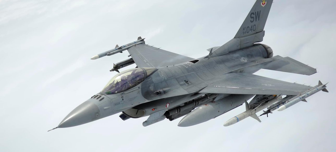 F-16 літак