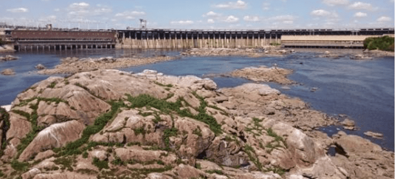 Разрушенная Каховская ГЭИ и обмелевший Днепр