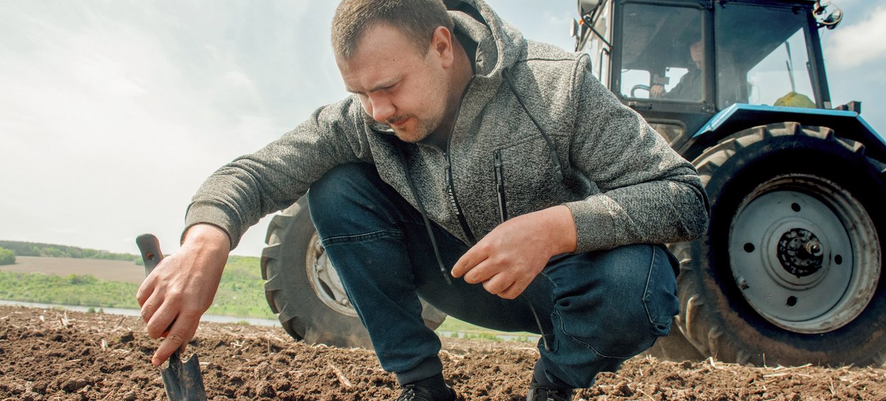 фермер, трактор, земля