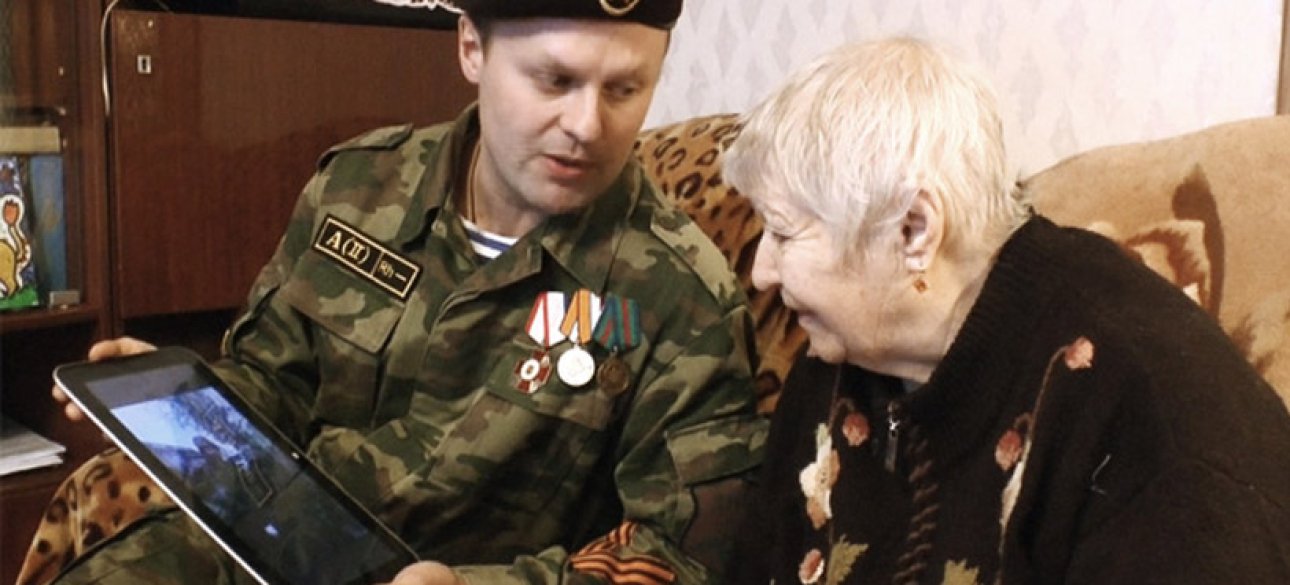 Российский наемник Игорь Гребцов, воевавший за "ДНР", рассказывает собственной бабушке о ратных подвигах