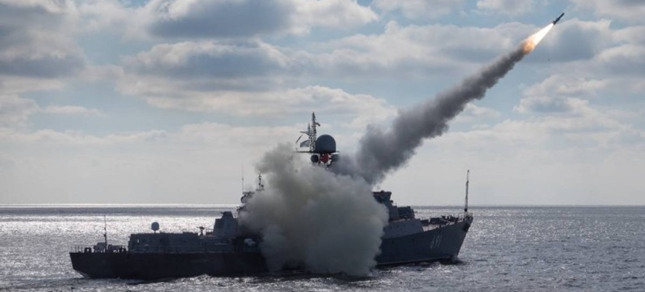 ракета калибр, военный корабль, запуск калибра, румыния отрицает пролет ракеты, в румынии опровергают пролет российской ракеты, ракета россии пролетела над румынией, румыния российская ракета