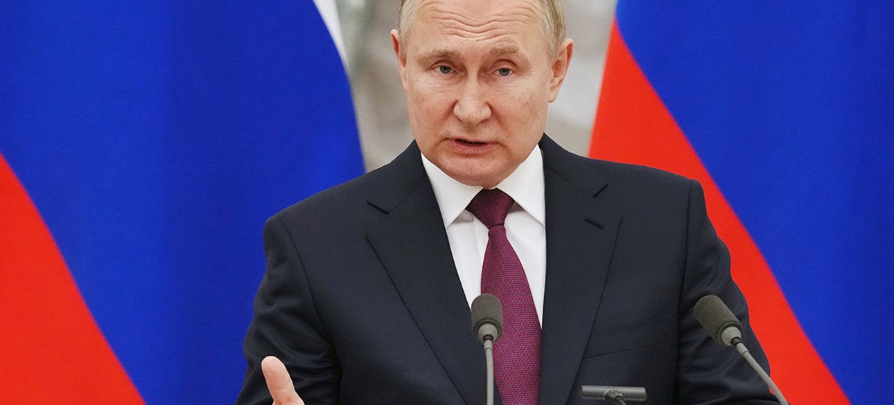 Владимир Путин, военное положение