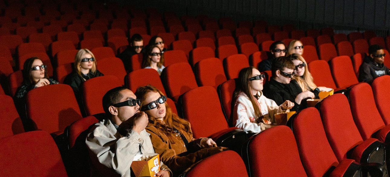 кiнотеатр, кiно