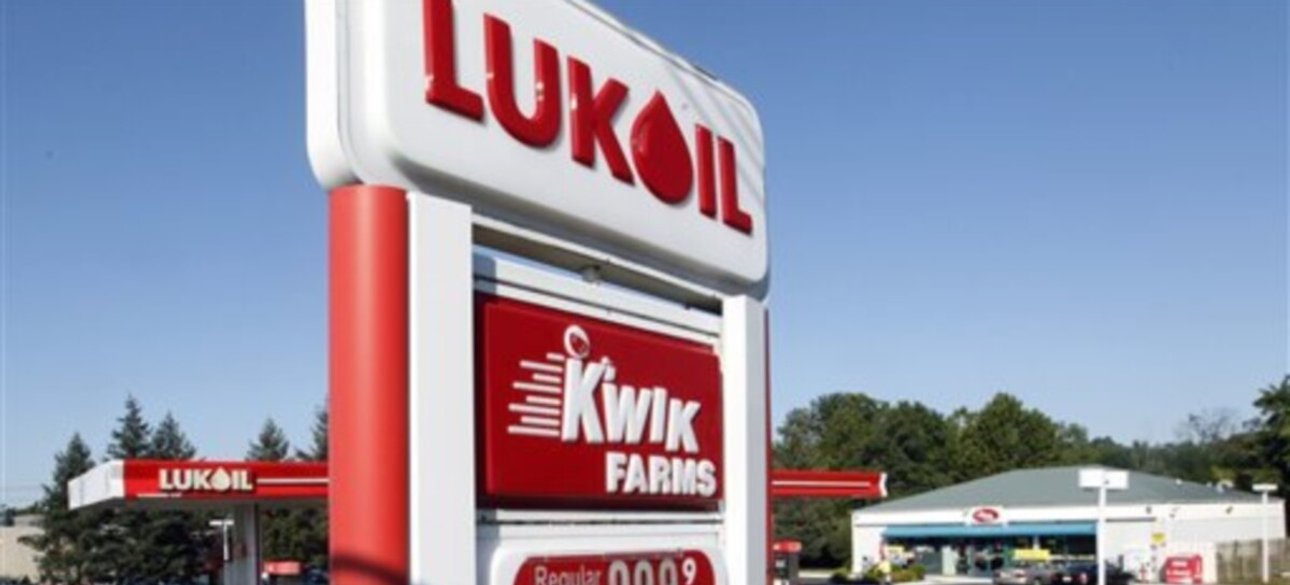 Rusko přichází o neuvěřitelné miliardy dolarů kvůli tomu, že je Lukoil nucen pro...