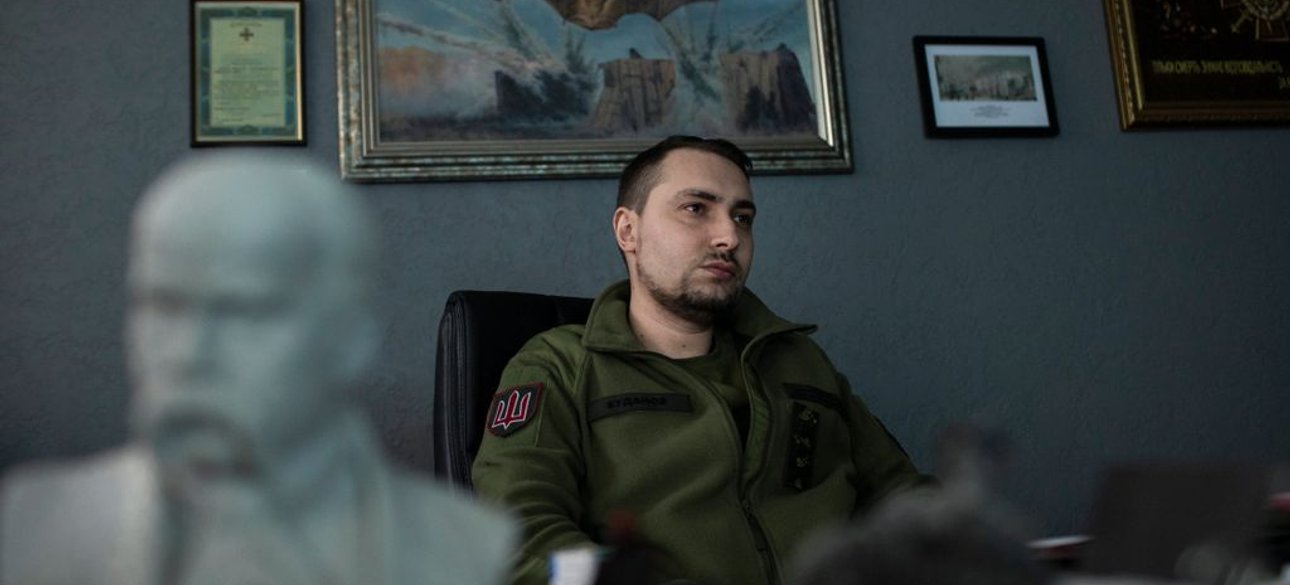 Начальник ГУР Кирилл Буданов в своем рабочем кабинете