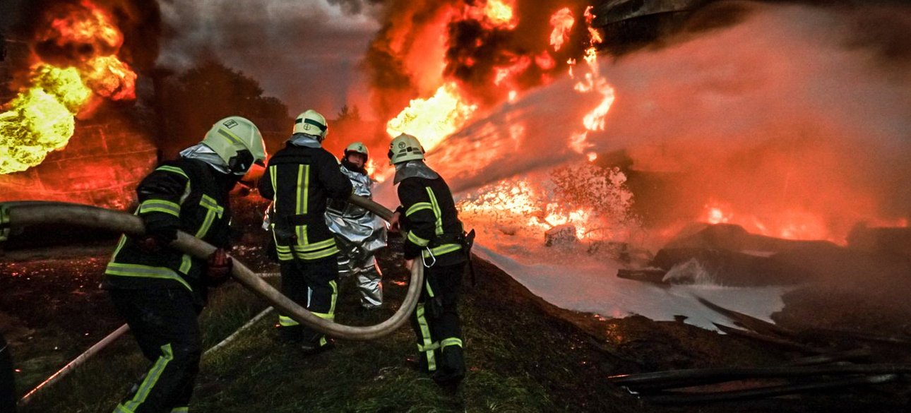 ракетный удар, война, пожар