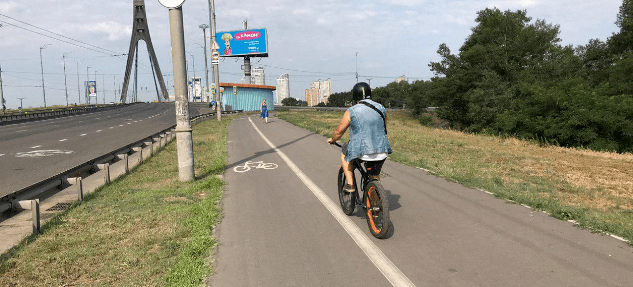 Велосипедист, дорога, Киев, топливный кризис