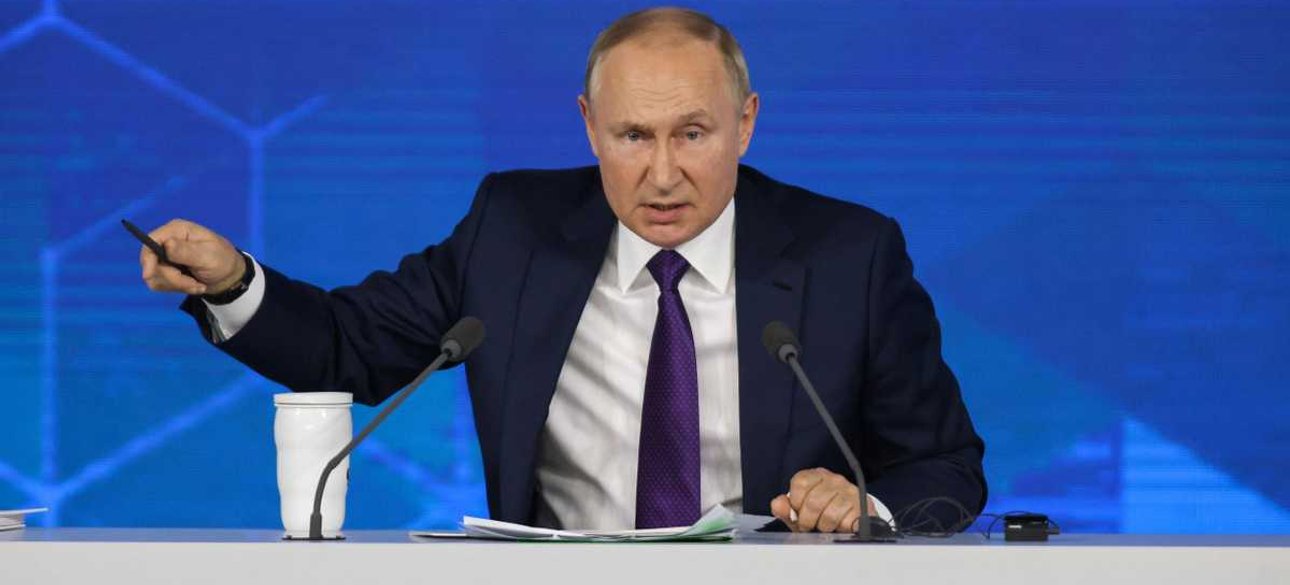 Путин Путин берет на испуг