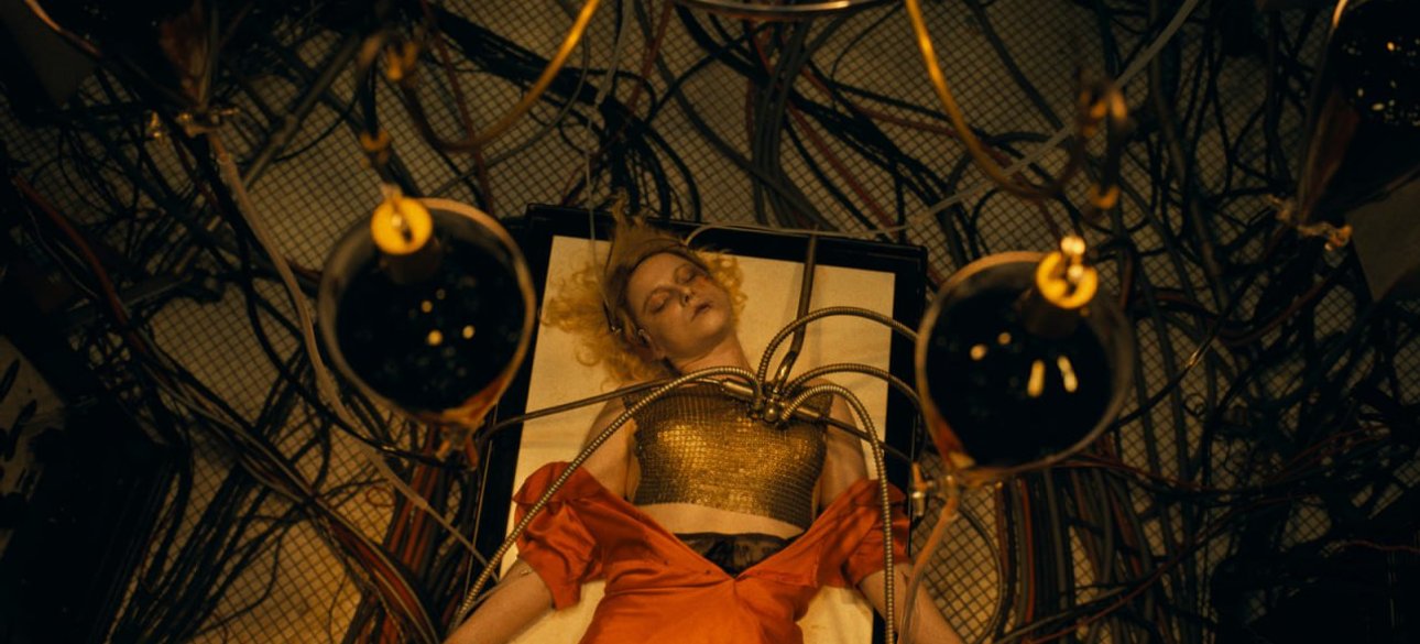 Рецензія на фільм "Наречена!"