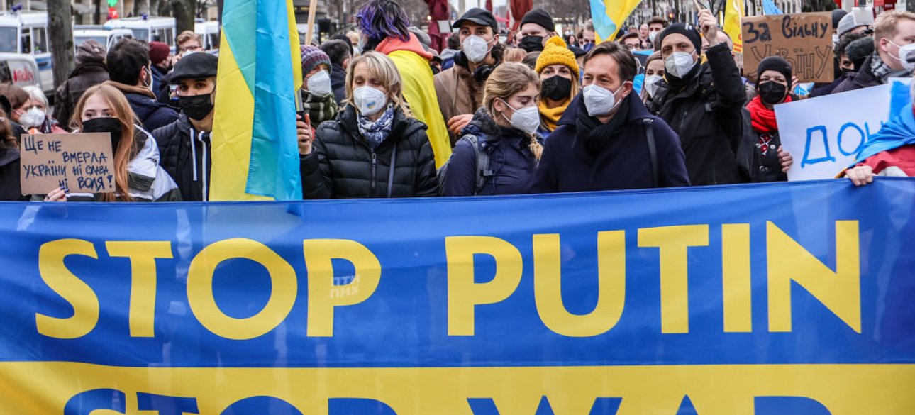 антивоєнний мітинг, зупинити війну, зупинити путіна