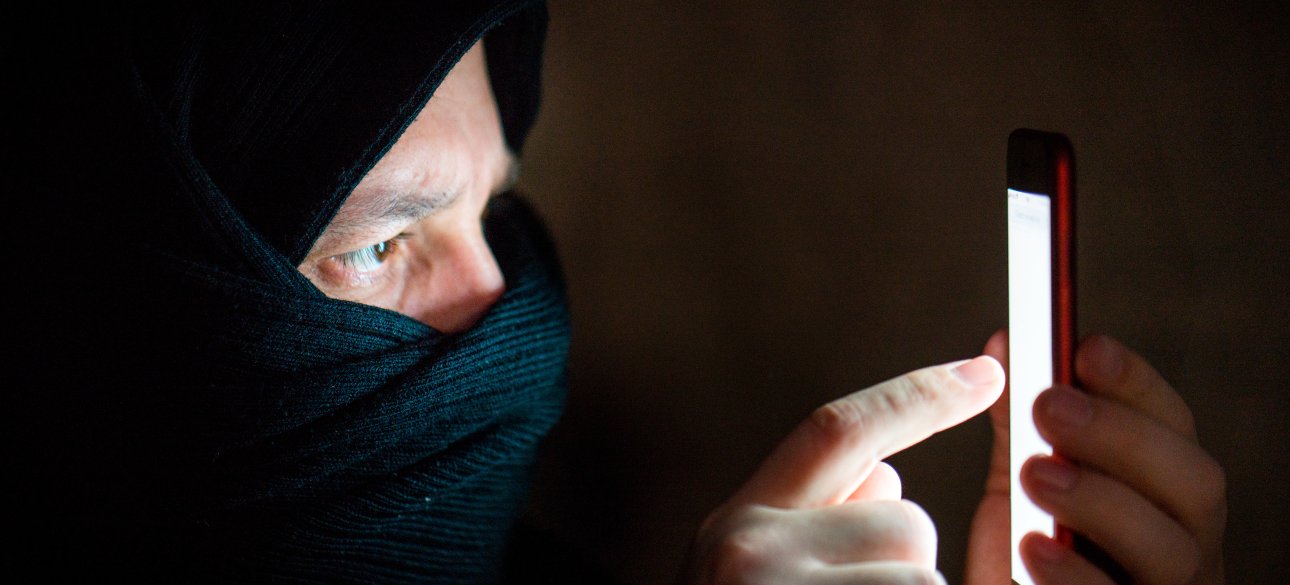 Скамери Мобільні шахраї, віртуальні злодії, скамери, дропи