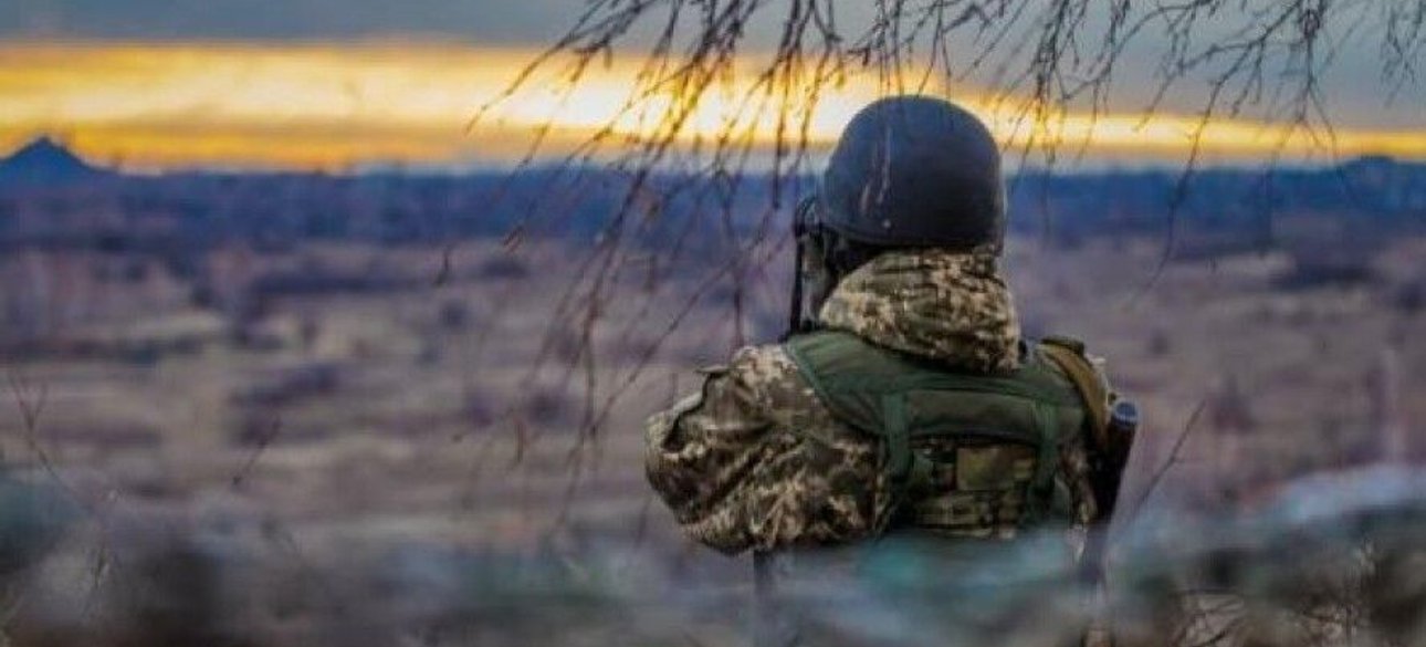 Украинский боец на линии фронта