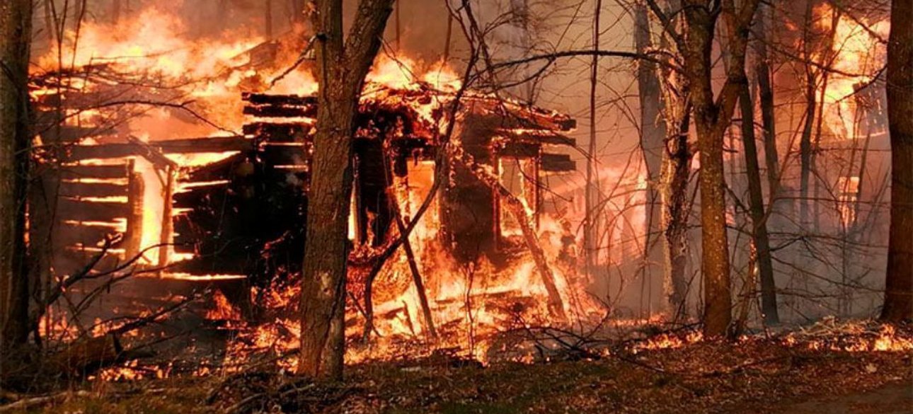 Горящий дом