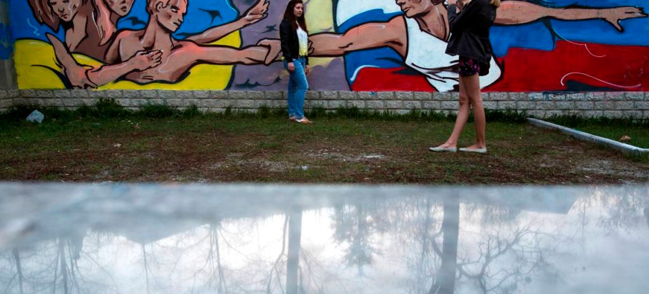 Более миллиона крымчан добровольно стали пленниками другого государства / Фото: AP