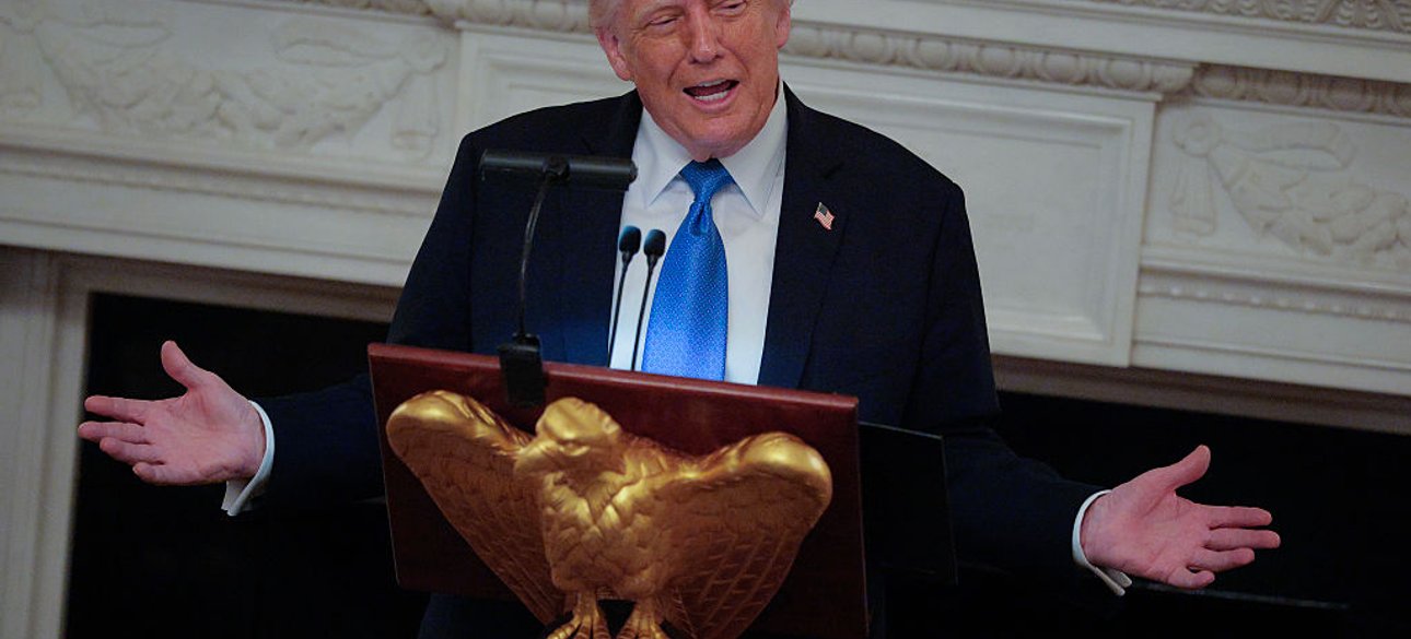 переговори трампа і путіна, телефонна розмова трампа і путіна, ресурсна угода, угода щодо надр, чому трамп на боці путіна