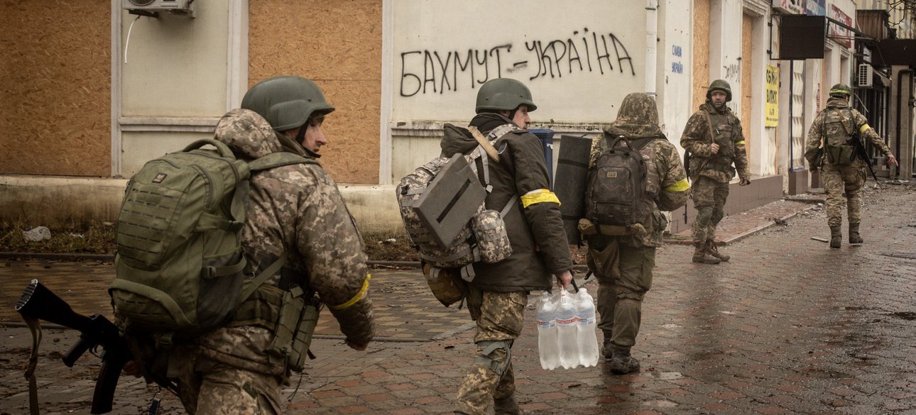 ситуація в бахмуті, все готуються покинути бахмут, вугледар, бахмут, окупанти штурмують бахмут, бахмут зливають, бахмут готуватися злити, бої за бахмут, залужний, стратегія залежного, оборона бахмута