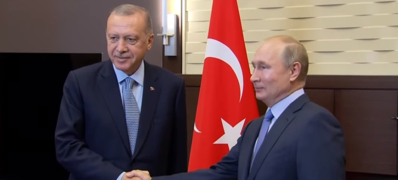Ердоган, Путiн, турецький прапор