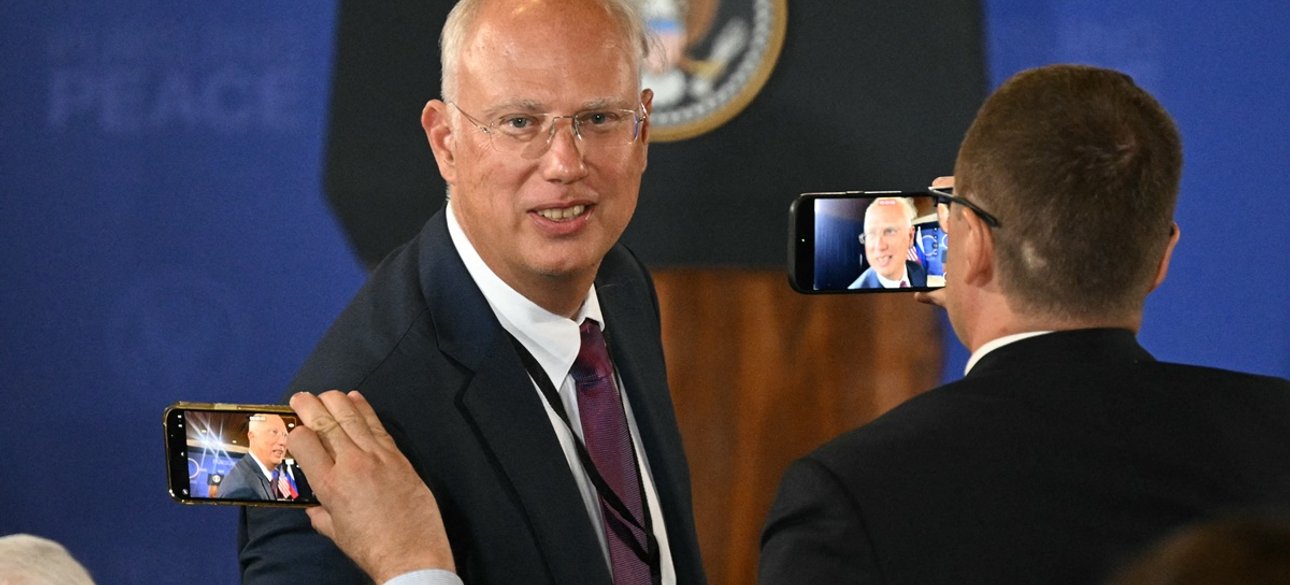 Po nałożeniu przez Trumpa sankcji na rosyjskich gigantów naftowych specjalny wys...