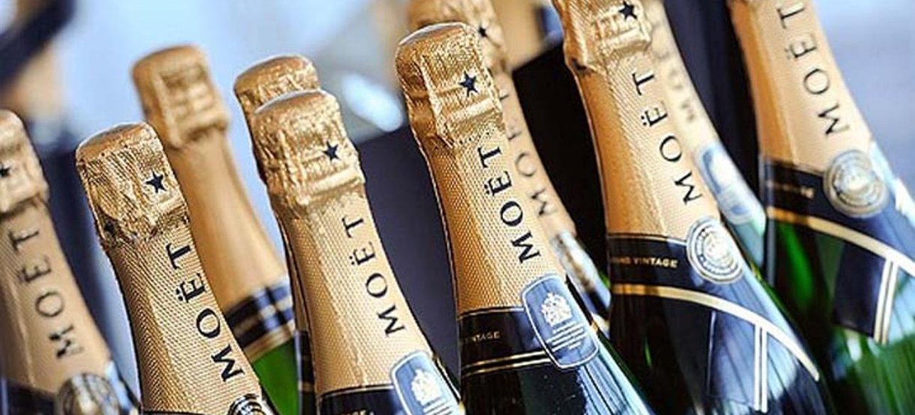 Моет Хеннесі погодилася доповнити технічну додаткову етикетку російським словом "ігристе", як вона вже це робить у багатьох інших країнах.