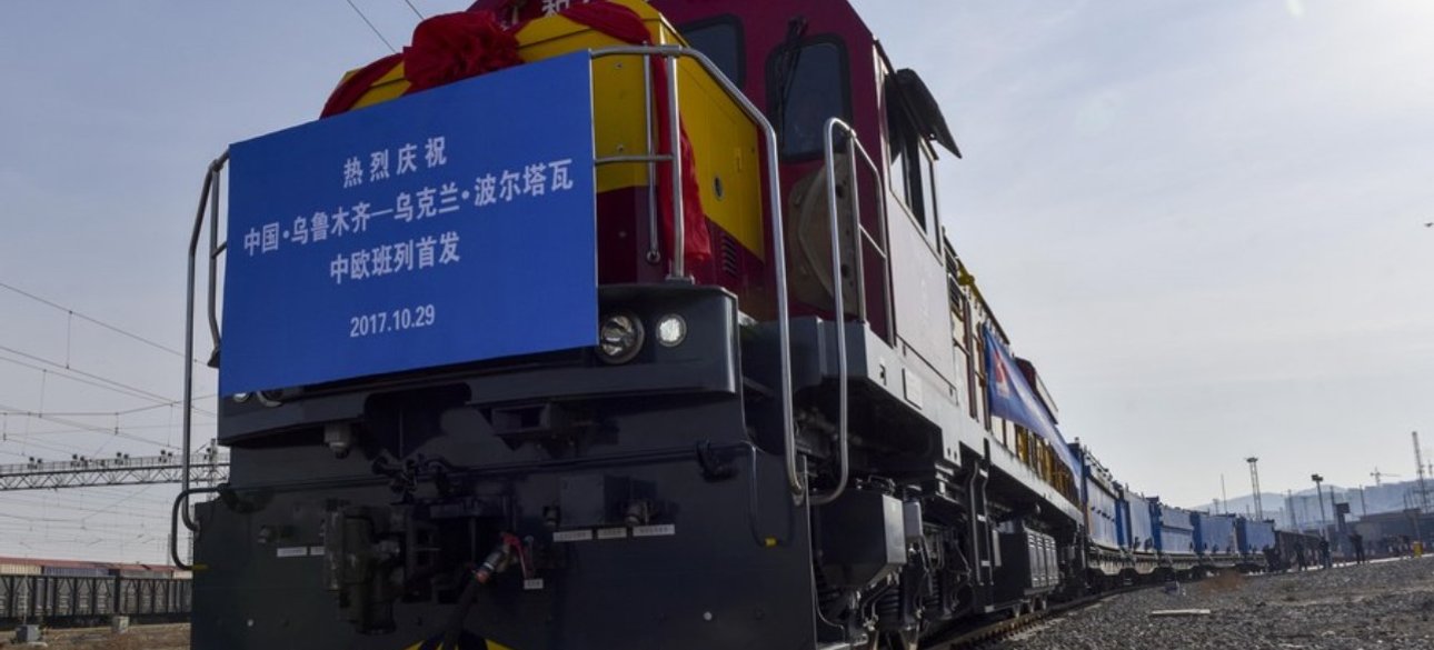 Китайский железнодорожный локомотив