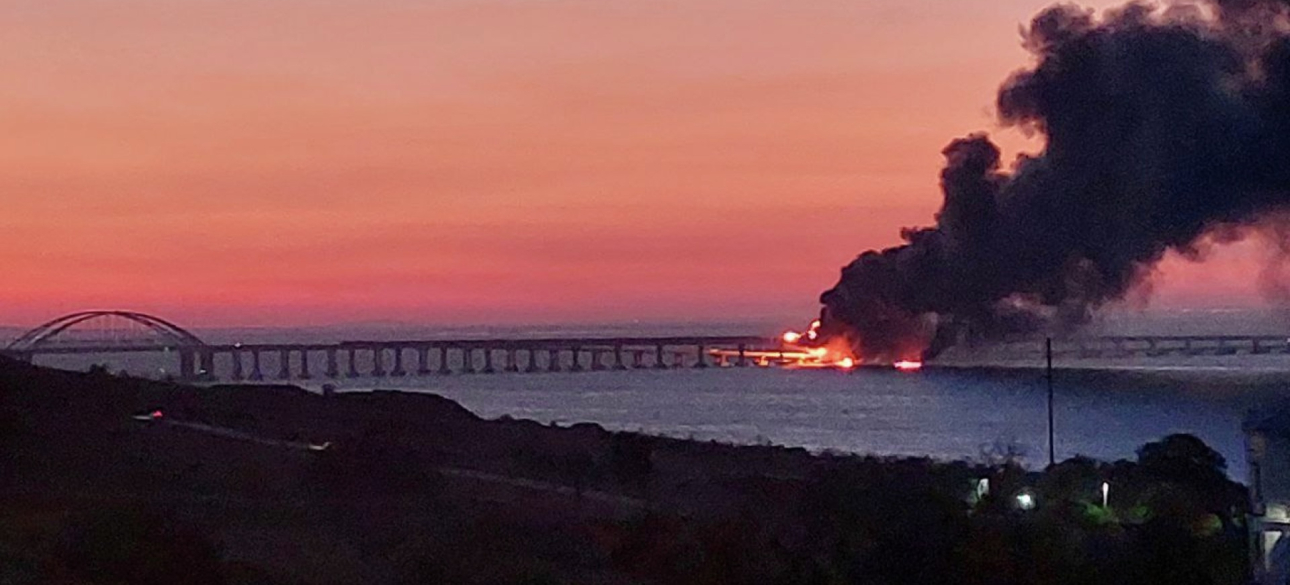 Selon la logique de la guerre en cours, le pont de Kerch est condamné, et donc c...