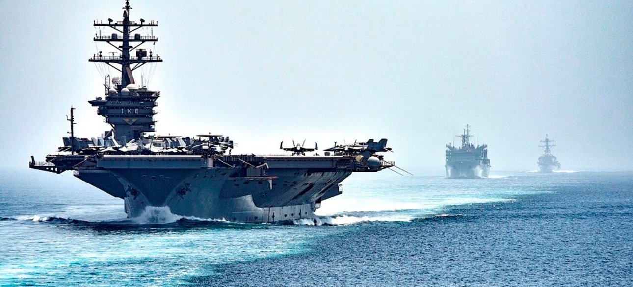 Військові кораблі несуть патрулювання в Ормузькій протоці