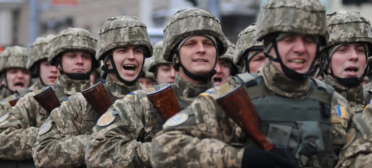 ЗСУ Строй солдатів ЗСУ