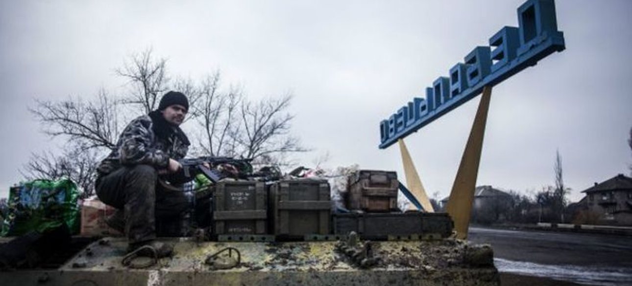 Боец АТО на въезде в Дебальцево / Фото: Telegraf