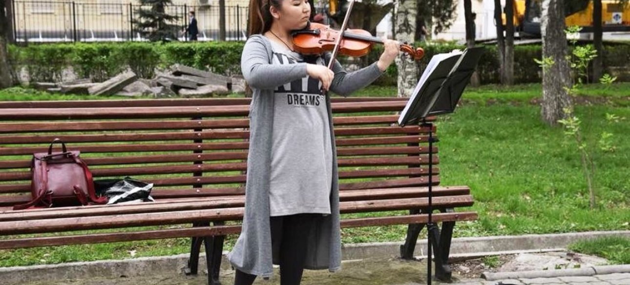 Девушка со скрипкой