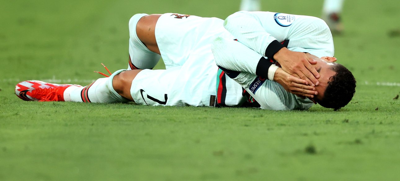 футболист в ауте, евро 2020