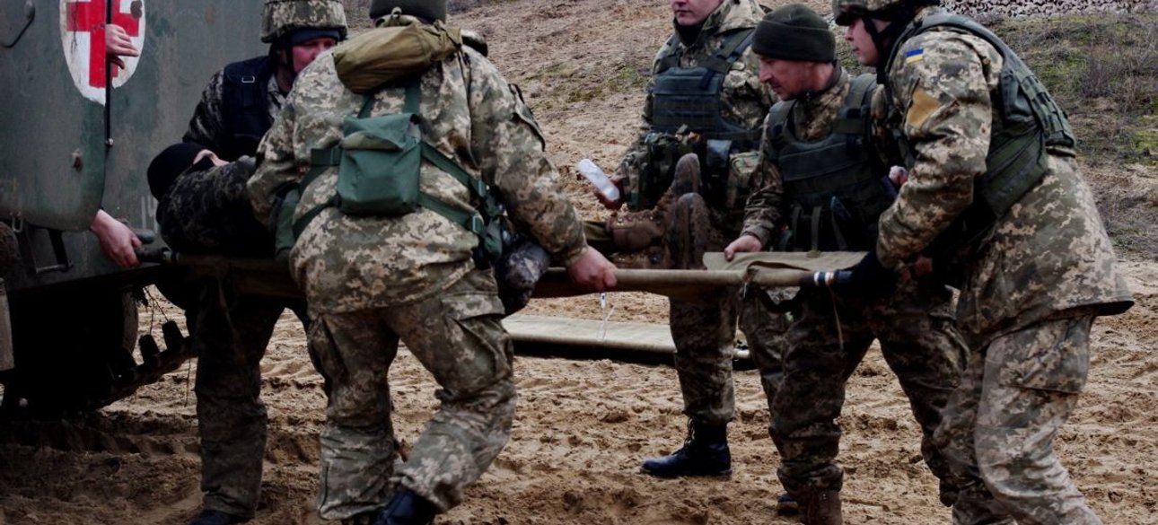 раненый, санитары